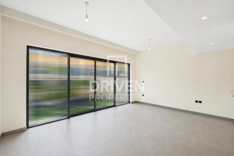 Townhouse in Damac Lagoons, Dubai 4 bedrooms, 144 sq.m. № 145614 - photo 2