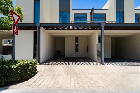 Maison de ville à Dubai, 3 chambres, 180 m², № 143534