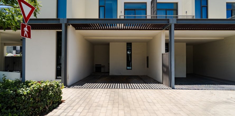 Maison de ville à Dubai, 3 chambres, 180 m², № 143534
