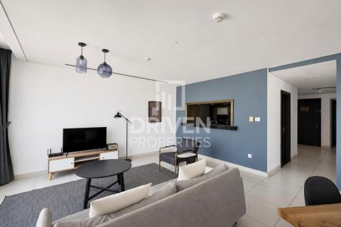 Снять в аренду квартиру в The Lofts, Даунтаун Дубай (Даунтаун Бурдж Дубай), Дубай: 2 спальни, 123.56м², № 145446 - фото 2