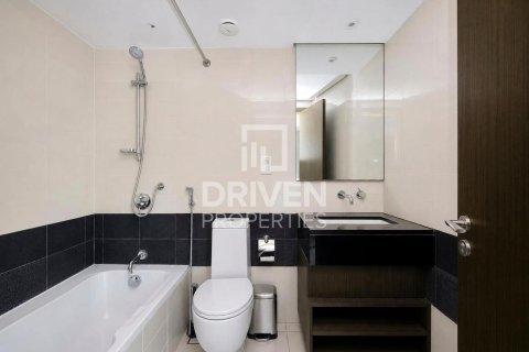 Снять в аренду квартиру в The Lofts, Даунтаун Дубай (Даунтаун Бурдж Дубай), Дубай: 2 спальни, 123.56м², № 145446 - фото 16