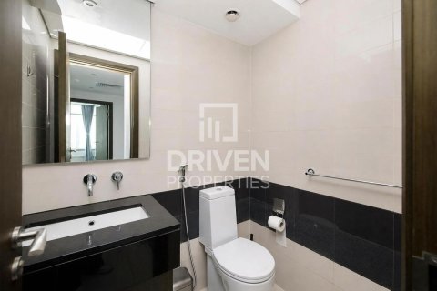 Снять в аренду квартиру в The Lofts, Даунтаун Дубай (Даунтаун Бурдж Дубай), Дубай: 2 спальни, 123.56м², № 145446 - фото 15
