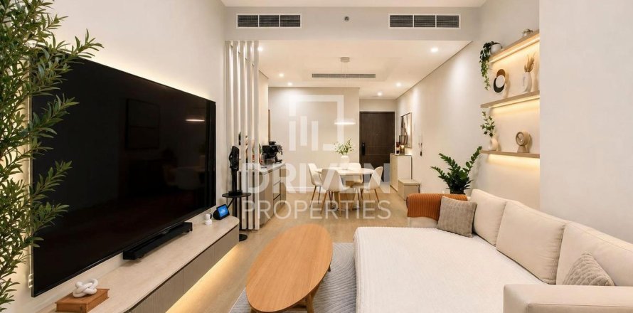 Appartement à Business Bay, Dubai, 2 chambres, 113.16 m², № 144756