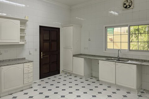 Villa en Al Rashidiya, Dubai, 3 dormitorios, 275.27 m², № 145731 - foto 6