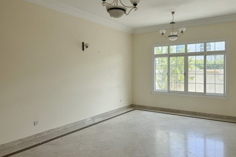Villa en Al Rashidiya, Dubai, 3 dormitorios, 275.27 m², № 145731 - foto 4