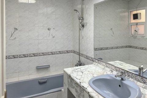 Villa en Al Rashidiya, Dubai, 3 dormitorios, 275.27 m², № 145731 - foto 9