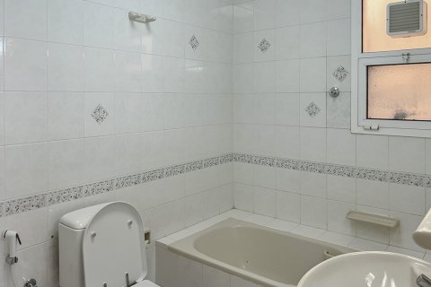 Villa en Al Rashidiya, Dubai, 3 dormitorios, 275.27 m², № 145731 - foto 3