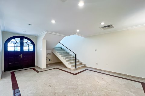 Villa en Al Rashidiya, Dubai, 3 dormitorios, 275.27 m², № 145731 - foto 5