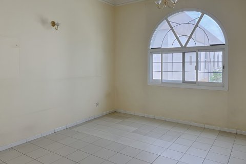 Villa en Al Rashidiya, Dubai, 3 dormitorios, 275.27 m², № 145731 - foto 2