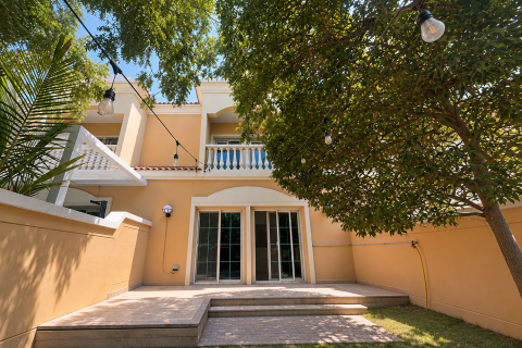 Townhouse in Jumeirah Village Triangle, Dubai 2 bedrooms, 180.05 sq.m. № 145717