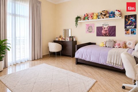 Villa in Dubai 5 bedrooms, 561 sq.m. № 143464 - photo 7