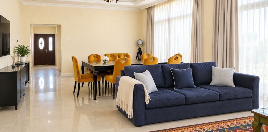 Villa in Dubai 5 bedrooms, 561 sq.m. № 143464