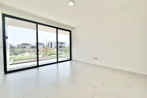 Townhouse in Arabian Ranches 3, Dubai 5 bedrooms, 548.69 sq.m. № 145775 - photo 11