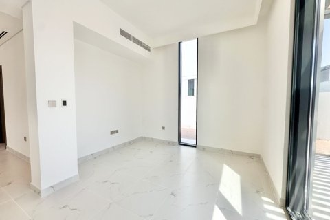 Townhouse in Arabian Ranches 3, Dubai 5 bedrooms, 548.69 sq.m. № 145775 - photo 9