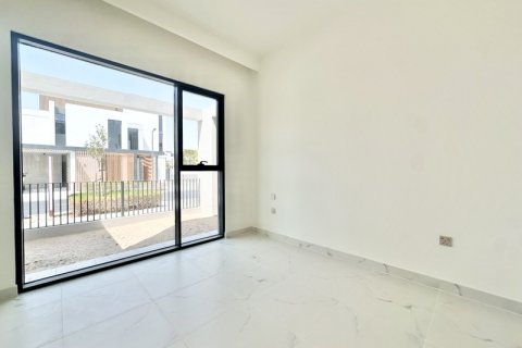 Townhouse in Arabian Ranches 3, Dubai 5 bedrooms, 548.69 sq.m. № 145775 - photo 2