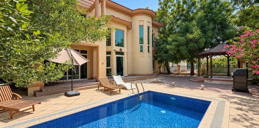 Villa à Jumeirah Islands, Dubai, 4 chambres, 934.9 m², № 143663