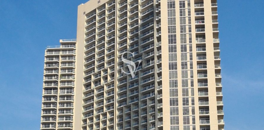 Propiedad comercial en District 15, Jumeirah Village Circle, Dubai, 190 m², № 118593