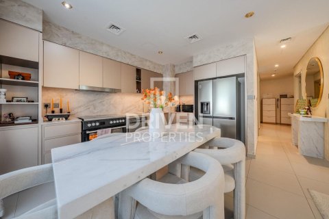 Villa en Sun, Arabian Ranches 3, Dubai, 4 dormitorios, 247.21 m², № 144975 - foto 13