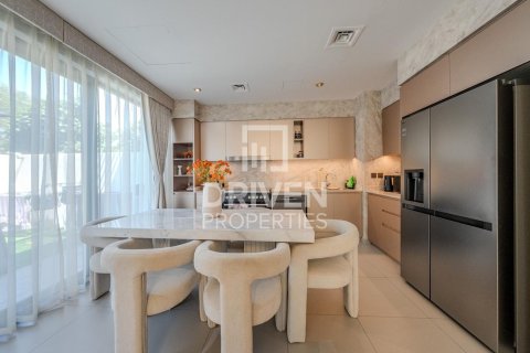 Villa en Sun, Arabian Ranches 3, Dubai, 4 dormitorios, 247.21 m², № 144975 - foto 14