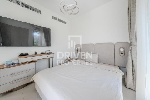 Villa en Sun, Arabian Ranches 3, Dubai, 4 dormitorios, 247.21 m², № 144975 - foto 4