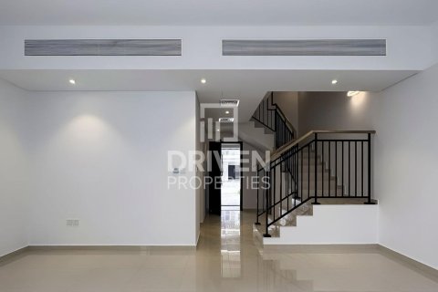 Maison de ville à Dubai, 3 chambres, 112.23 m², № 144132