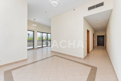 Apartamento en Golf Towers, The Views, Dubai, 2 dormitorios, 234 m², № 143503 - foto 3