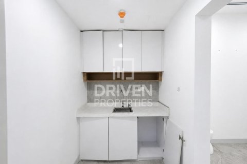 Снять в аренду магазин в Аль-Сатве, Дубай: 64.38м², № 145657 - фото 9