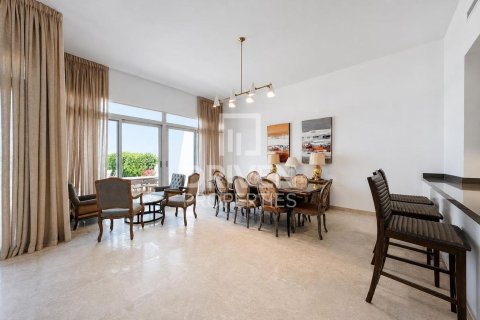 Villa en Palma Residences, Palm Jumeirah, Dubai, 5 dormitorios, 478.45 m², № 144448 - foto 6