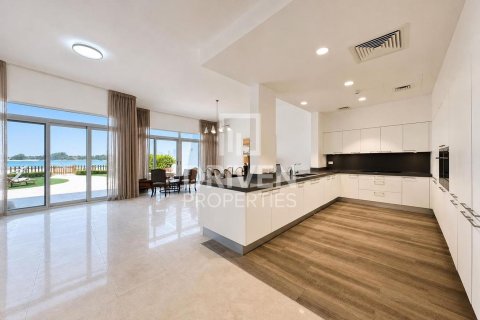 Villa en Palma Residences, Palm Jumeirah, Dubai, 5 dormitorios, 478.45 m², № 144448 - foto 5