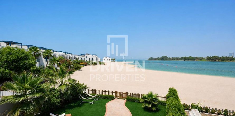 Villa en Palma Residences, Palm Jumeirah, Dubai, 5 dormitorios, 478.45 m², № 144448