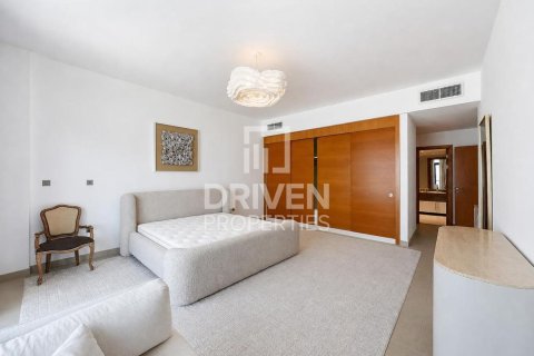 Villa en Palma Residences, Palm Jumeirah, Dubai, 5 dormitorios, 478.45 m², № 144448 - foto 17