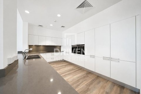 Villa en Palma Residences, Palm Jumeirah, Dubai, 5 dormitorios, 478.45 m², № 144448 - foto 9