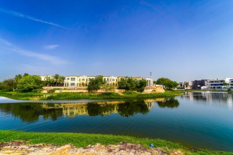 Villa en Jumeirah Islands, Dubai, 5 dormitorios, 548 m², № 143644 - foto 19