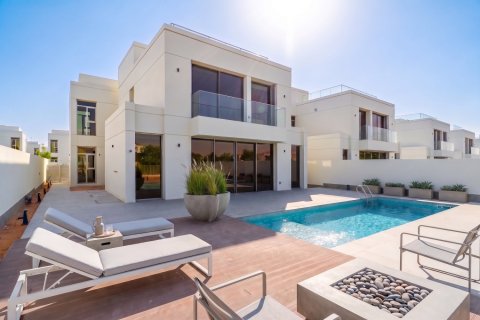 Villa en Jumeirah Islands, Dubai, 5 dormitorios, 548 m², № 143644