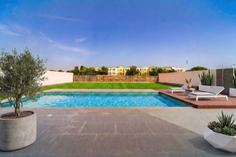 Villa en Jumeirah Islands, Dubai, 5 dormitorios, 548 m², № 143644 - foto 17