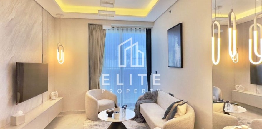 Квартира в Дубай Студио-Сити, Дубай, 2 спальни, 111м², № 145915