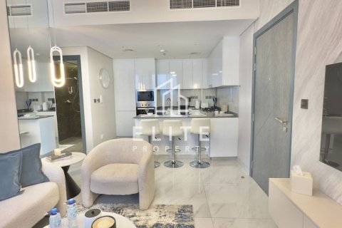 Снять в аренду квартиру в Дубай Студио-Сити, Дубай: 2 спальни, 111м², № 145915 - фото 8