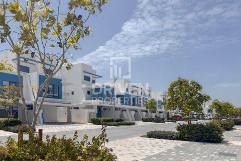 Maison de ville à Damac Lagoons, Dubai, 3 chambres, 144 m², № 145112