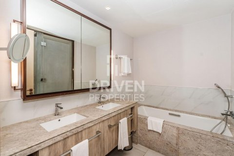 Снять в аренду квартиру в Address Harbour Point, Dubai Creek Harbour (The Lagoons), Дубай: 2 спальни, 104.33м², № 145288 - фото 11