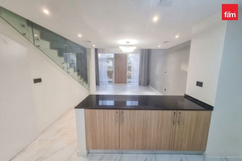 Townhouse in Dubai 2 bedrooms, 98.5 sq.m. № 145933 - photo 3