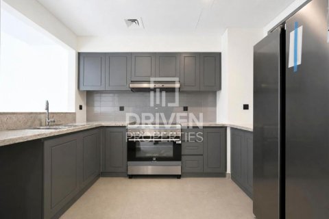 Townhouse in Damac Lagoons, Dubai 4 bedrooms, 144 sq.m. № 145603 - photo 16