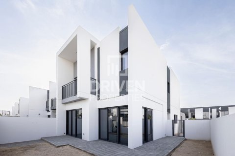 Adosado en Villanova, Dubai Land, Dubai, 4 dormitorios, 233.84 m², № 144538