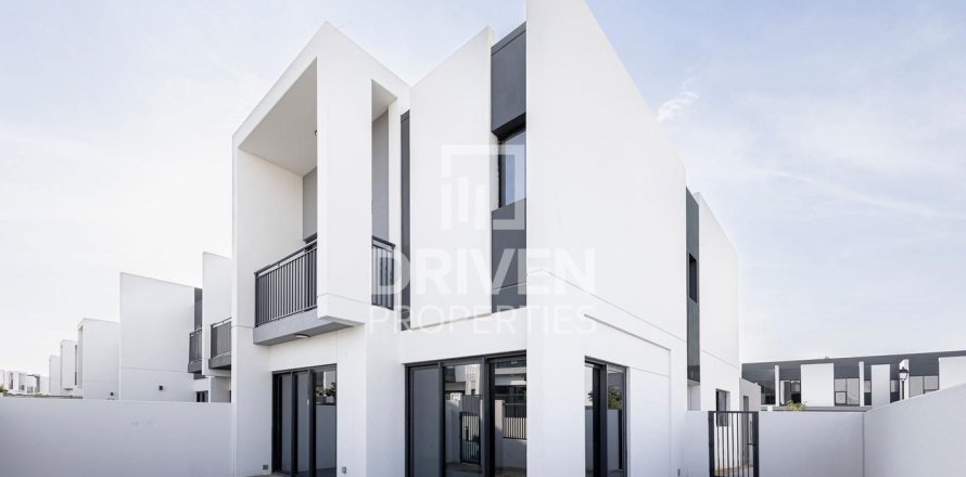 Adosado en Villanova, Dubai Land, Dubai, 4 dormitorios, 233.84 m², № 144538