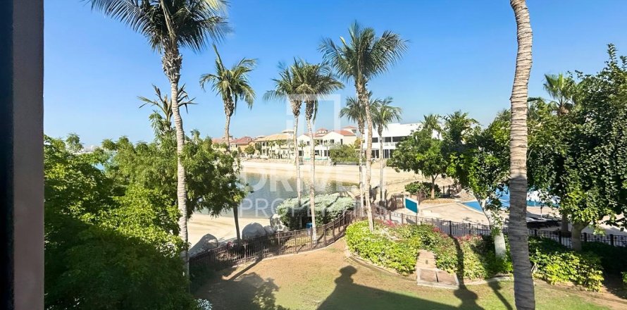Villa à Canal Cove Villas, Palm Jumeirah, Dubai, 4 chambres, 468.79 m², № 145539