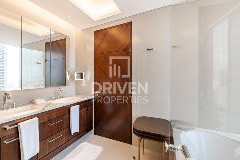 Apartment in The Address Sky View Towers, Downtown Dubai (Downtown Burj Dubai), Dubai 3 bedrooms, 187.76 sq.m. № 145121 - photo 19
