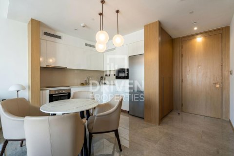 Снять в аренду квартиру в Address Harbour Point, Dubai Creek Harbour (The Lagoons), Дубай: 1 спальня, 73.11м², № 145641 - фото 3