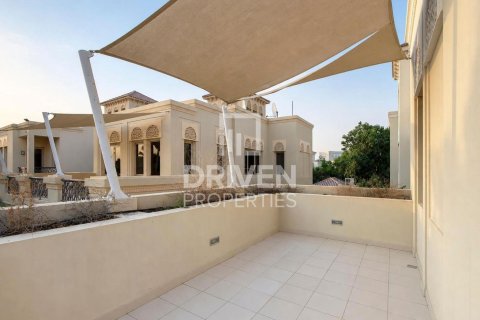 Villa en Jasmine Leaf, Al Barari, Dubai, 6 dormitorios, 1017.57 m², № 144741 - foto 25