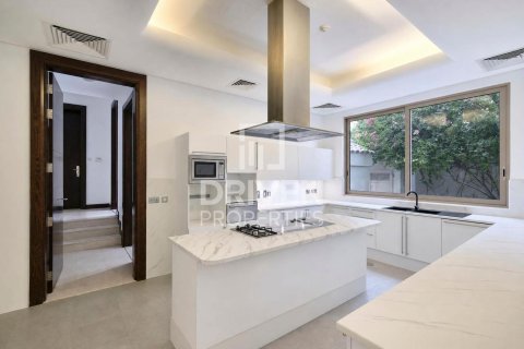 Villa en Jasmine Leaf, Al Barari, Dubai, 6 dormitorios, 1017.57 m², № 144741 - foto 13