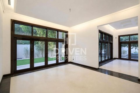 Villa en Jasmine Leaf, Al Barari, Dubai, 6 dormitorios, 1017.57 m², № 144741 - foto 3