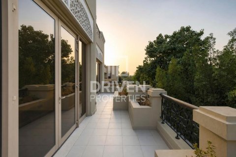 Villa en Jasmine Leaf, Al Barari, Dubai, 6 dormitorios, 1017.57 m², № 144741 - foto 23